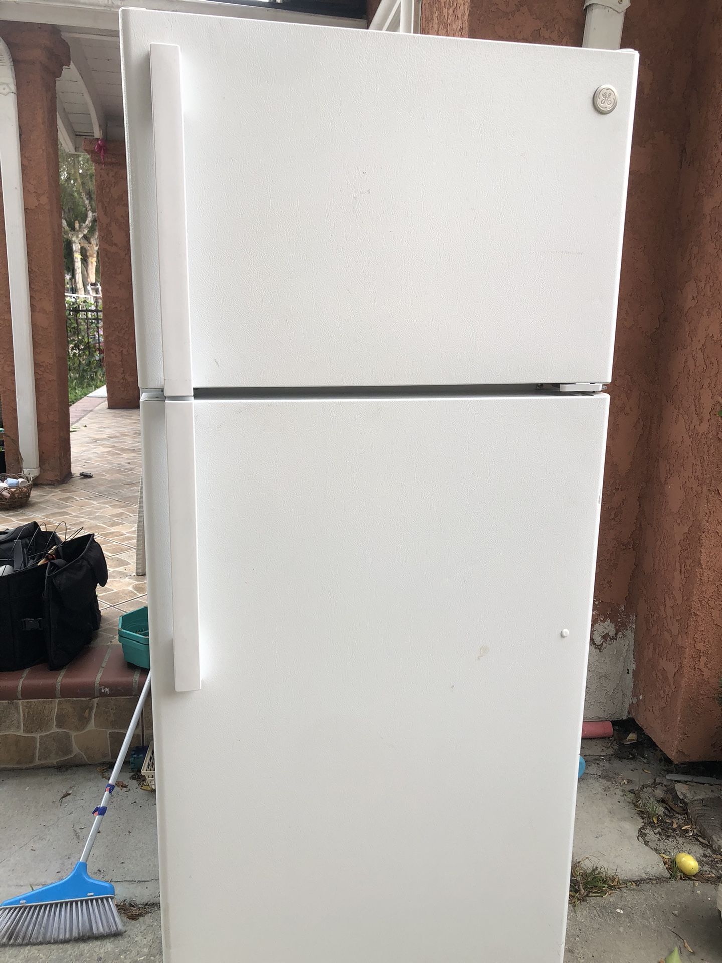 GE Refrigerator