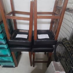 Dinning Table W /  4  Stools