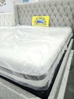 King sizes bed with mattress