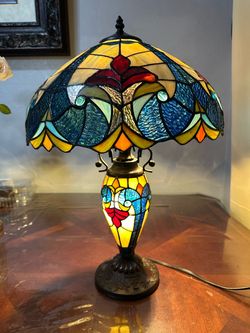 Tiffany Floor Lamp Rose Flower Stained Glass Arched Lamp “measurements on pictures ,$80firm “27ave and Osborn “