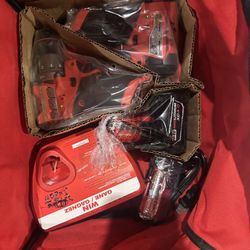 Milwaukee M12 FUEL 12-Volt Lithium-lon Brushless Cordless Hammer Drill and Impact Driver Combo Kit w/2 Batteries, charger and Bag