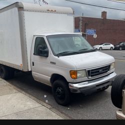 2005 Ford E-350