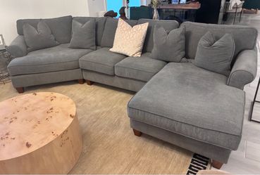 Haverty's sofa with chaise and cuddler