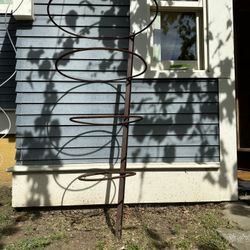 Custom Welded Decorative Tomato Cage/Support 