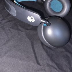 Skullcandy Grom Over-Ear
Wireless Headphones