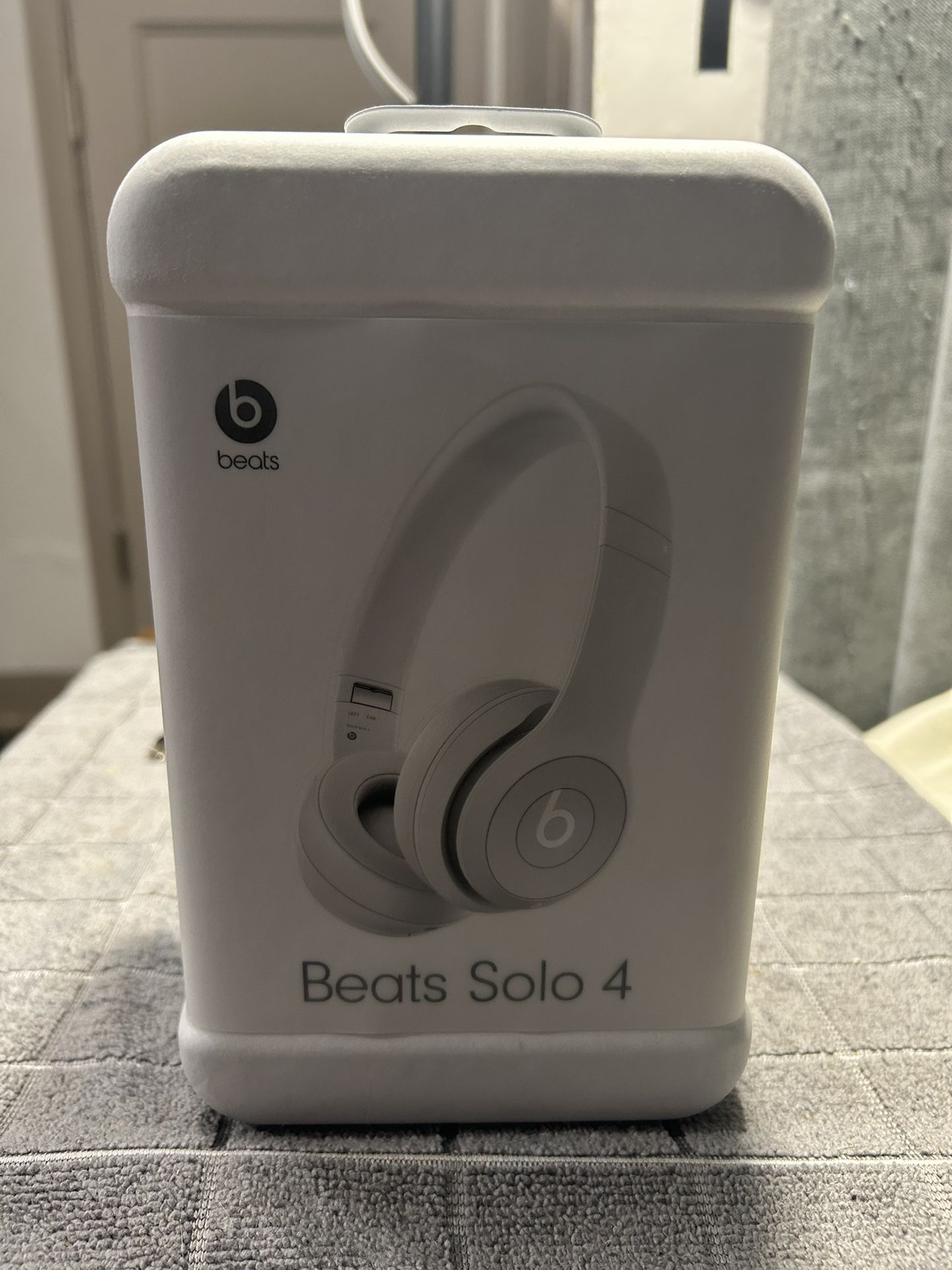 Beats Solo 4