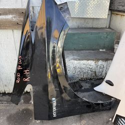 2010 Toyota Prius Fender Passenger Side Black RH J418 ; 2010 to 2015  