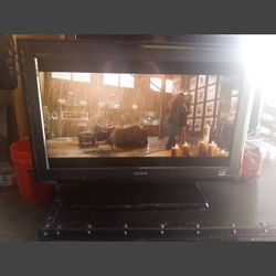 Sony Bravia KDL-26L500  LCD TV 