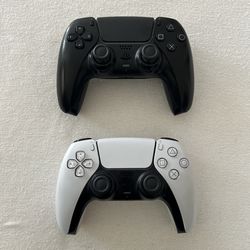 DualSense Wireless Controller (PS5)
