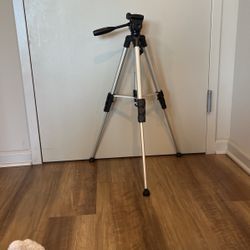 Digipower TP-TR62 Camera Tripod