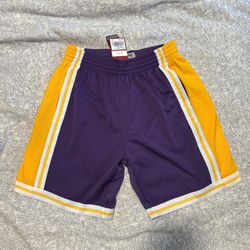 Mitchell & Ness Lakers Swingman Shorts, Size L