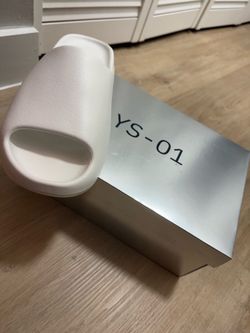 Yeezy Slide White YZY YS-01  Size 12