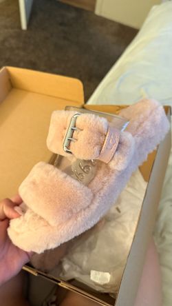 Women Ugg Slides w/ Fur Size 7