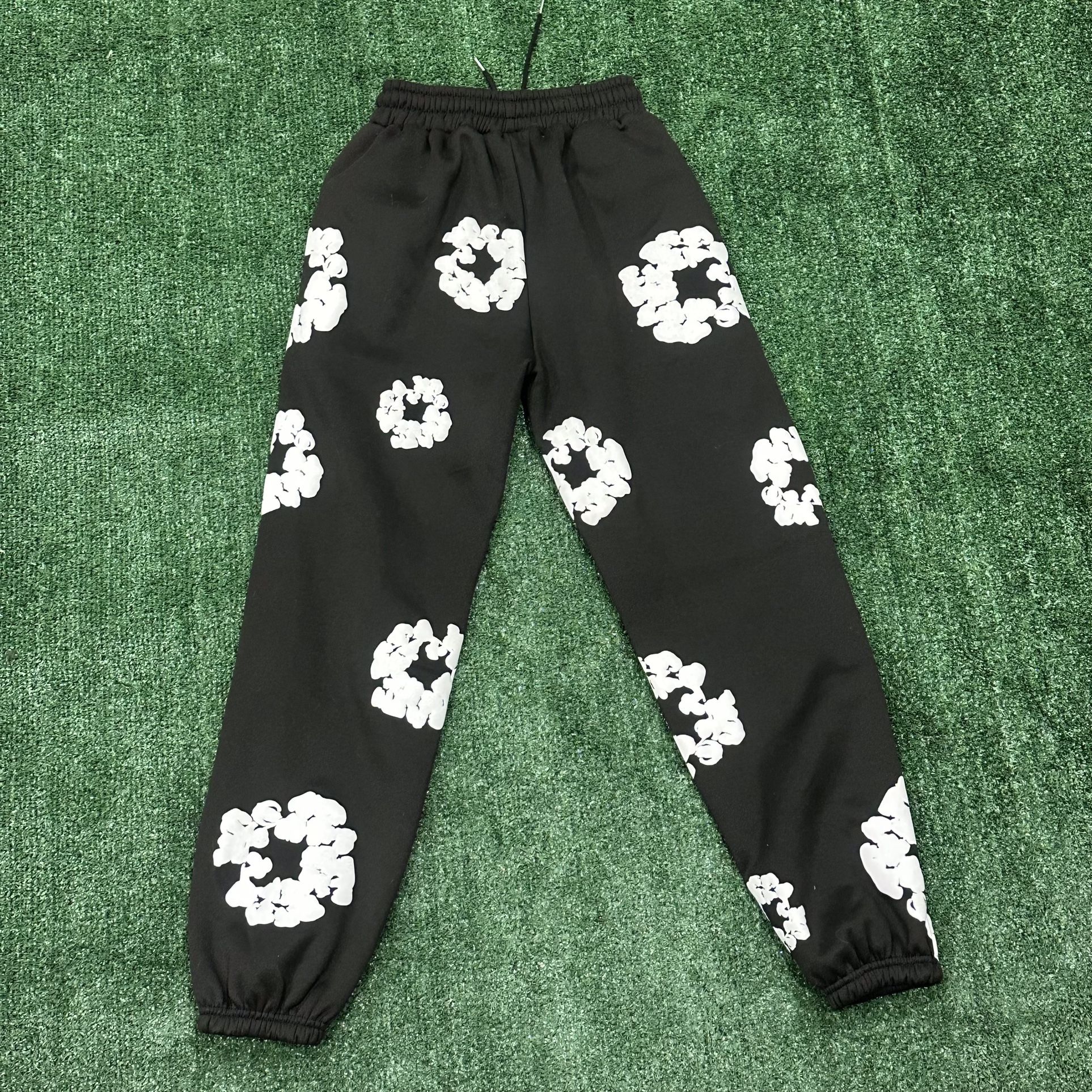 Size Small Denim Tears Sweats Sweatpants Joggers Black White Flower Cotton Wreath Fleece Tracksuit Bottom Athletic Pants Mens Sz S