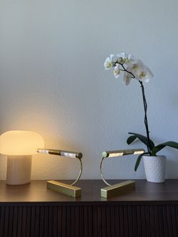 2 Wall Sconces