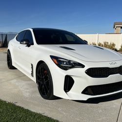 2022 KIA Stinger