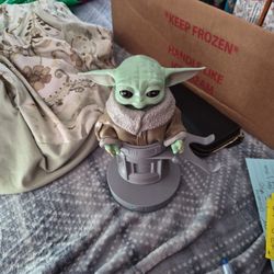 Yoda Phone Holder