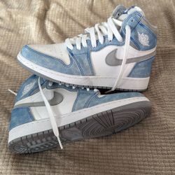 Hyper Royal Jordan 1