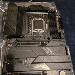 Asus rog strix x670e-f gaming wifi  ATX mobo