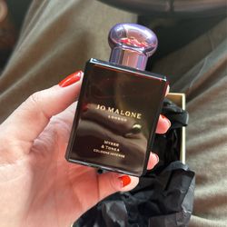 Joe Malone limited edition holiday with purple cap Myrrh & Tonka