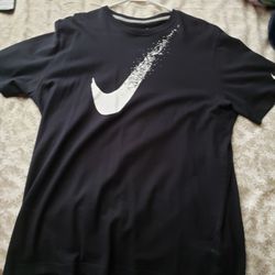 Mens Large Graphic Shirts (2)