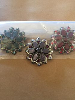 New Brooch , set of 3