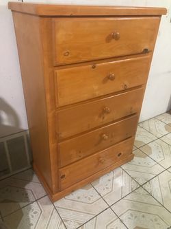 Tall dresser great condition clean