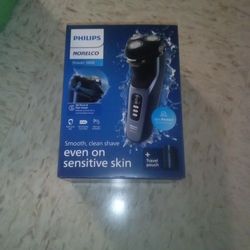 Philips Norelco Shaver 3600 wet and dry electric shaver