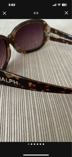 There very good sunglasses made by Ralph Lauren The Color Is brown they are for women’s