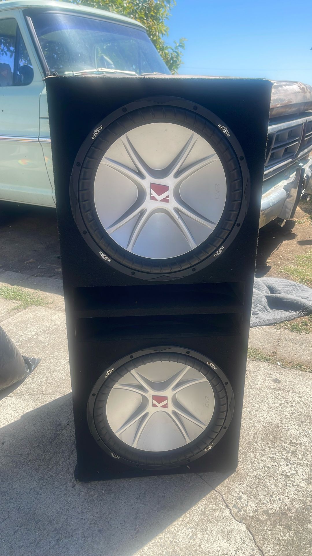 15” Speakers With Amplifier