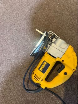 DeWalt DW317 5.5 Amp Corded Variable Speed Jig Saw