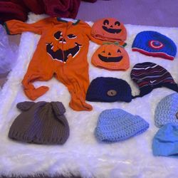 Gorros De Bebé Y  Mameluco