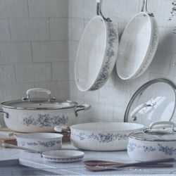 Pioneer Woman 12 Piece Classic Ceramic Cookware Set. Blue And White