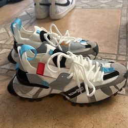 New Riva Edge Sneaker Sz 6