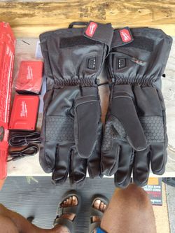 Milwaukee Heated Work Gloves with Batteries
