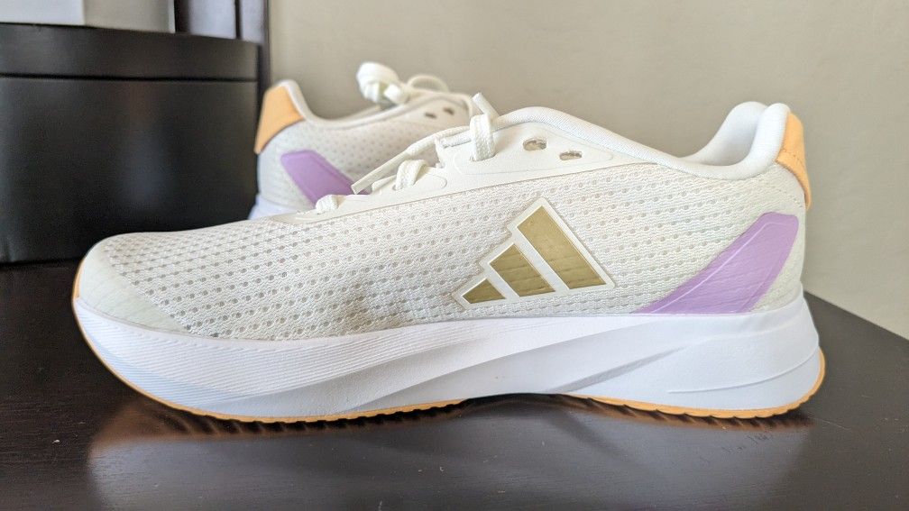 Adidas Youth Size 4. Fit Women Size 7-7.5