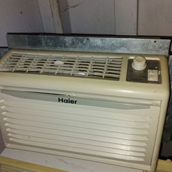 Hair Window Air Conditioner Well Maintained 