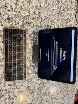 Satechi Keyboard And Satechi iPad Stand 