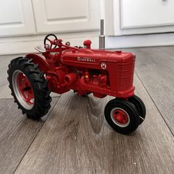 Diecast  1/16 Scale  Red McCormick Farmall  Tractor Brand New No Box ! 
