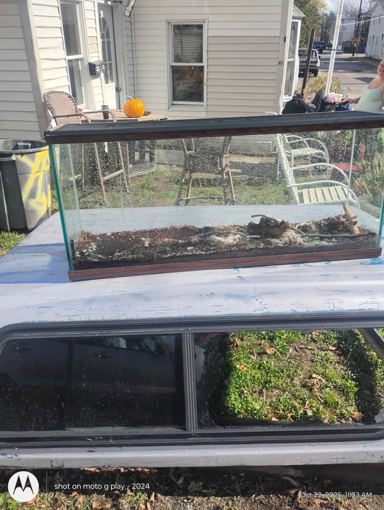 55 Gallon Tank With Cover