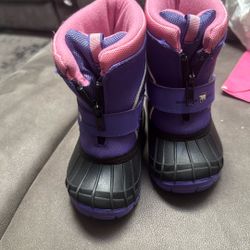 Girls Snow Boots Size 6