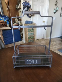 Metal / Wood Cup Holder Basket 