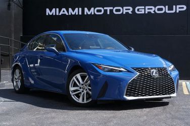 2021 Lexus IS