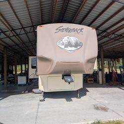 2016 Forest River Silver Back 5th Wheel