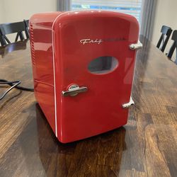 Mini fridge
