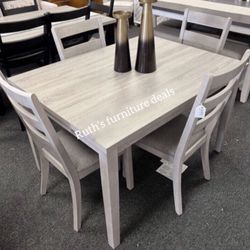 Cute‼️ 5-pc Dining Table Set Light Gray 
