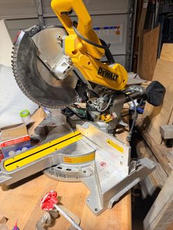 DEWALT 12-inch Double-Bevel Sliding Compound Miter Saw