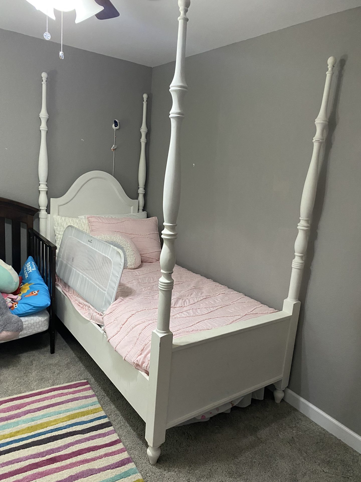 Magnolia Homes Camelback Twin Poster Bed By Joanna Gaines