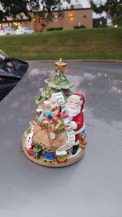 FITZ & FLOYD CHRISTMAS TREE WITH SANTA. MUSIC BOX