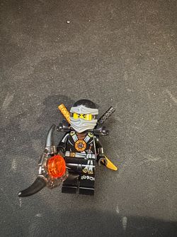 LEGO Ninjago Cole Minifigure with Weapons